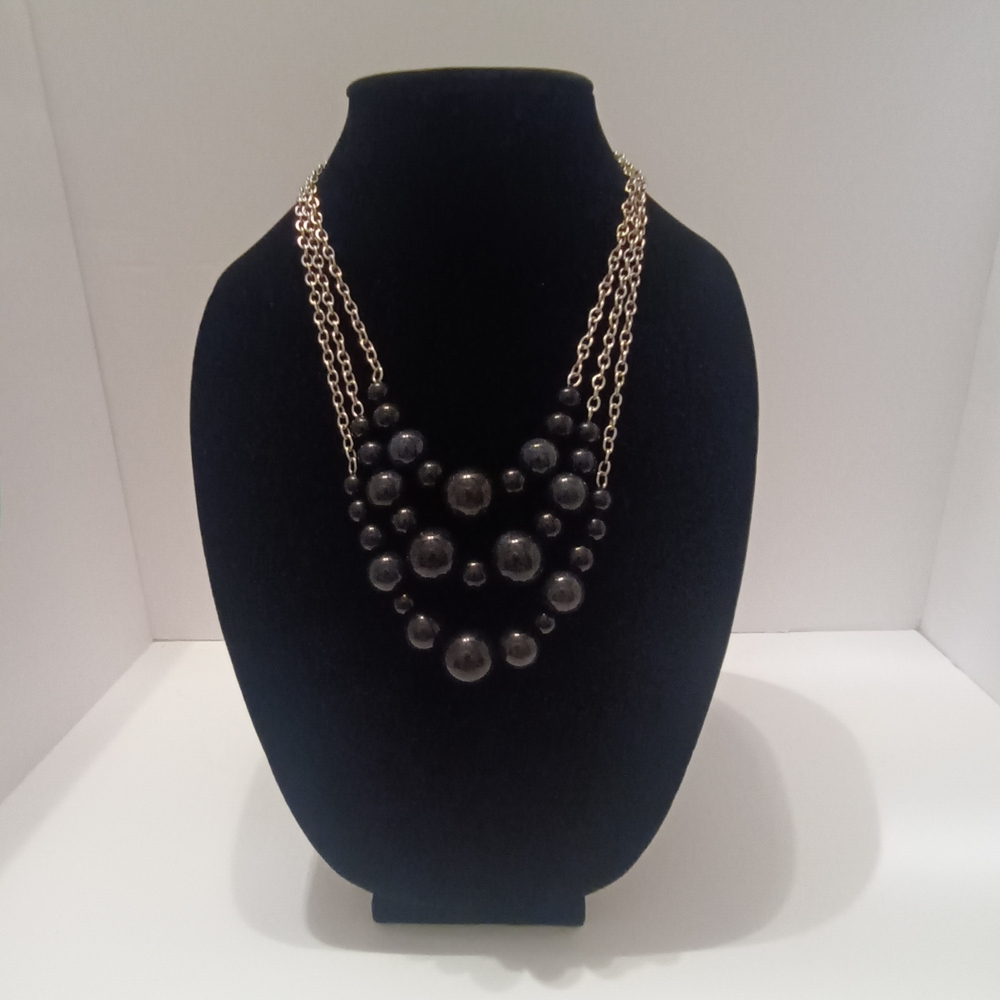 Elegant Black and Gold Beaded Necklace